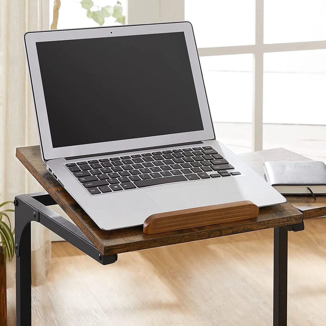 Bijzettafel, laptoptafel met gedeeltelijk verstelbaar blad, bureau, slaapkamer, woonkamer, eenvoudige montage, stalen frame, vintage bruin-zwart LET352B01