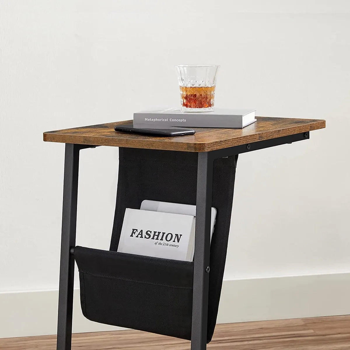 C-vormige salontafel, 50 x 35 x 62 cm, laptoptafel met stoffen tas, voor woonkamer, slaapkamer, industrieel ontwerp, vintage bruin-zwart LET351B01