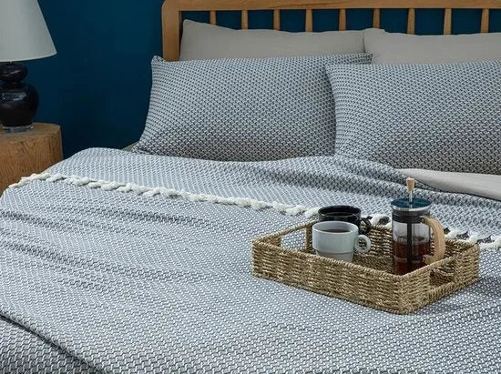 English Home bedsprei - Incl. 2 kussenslopen - 240x260 cm - Grijs