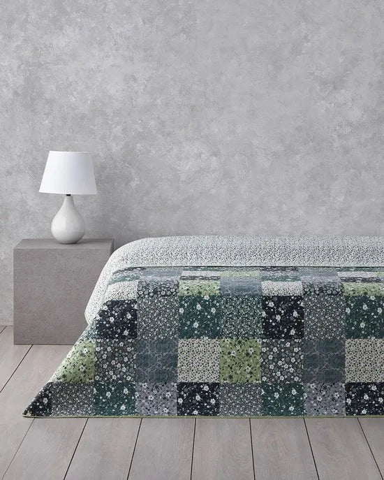 English Home - Dekbed zonder overtrek - Flower Patch - Eenpersoons - Multi Cover Purpose -Double sided - Bedrukt deken - Bedsprei – Zomerdeken - Wasbaar - 160x220 cm - Groen
