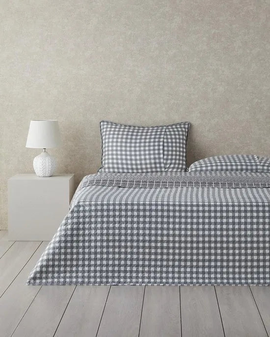English Home dekbed zonder overtrek - Incl. 2 kussenslopen - 240x260 cm - Grijs
