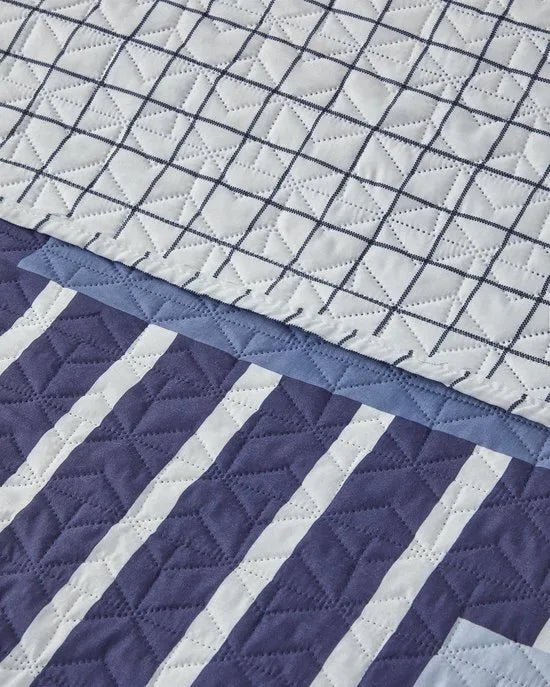 English Home - Dekbed zonder overtrek - Patch Line - Multi Cover Purpose -Double sided - Bedrukt dekbed - Bedsprei – Zomerdeken- Wasbaar - 240x220 cm – Blauw – 200 x 220cm English Home dekbed zonder ove (3648)