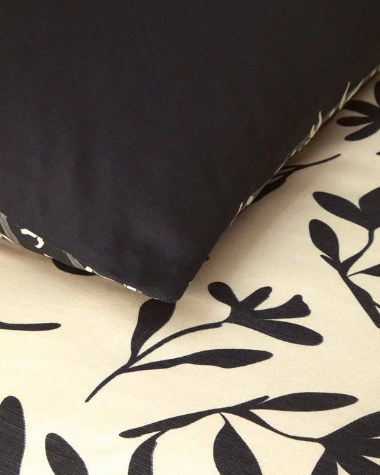 English Home - Dekbedovertrekset - 64% Katoen - 2 kussenslopen - 200 x 220 cm - Beige/Zwart