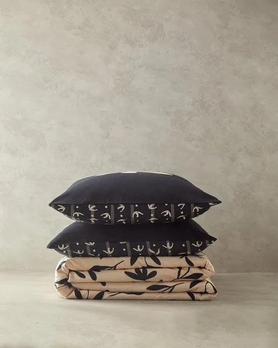 English Home - Dekbedovertrekset - 64% Katoen - 2 kussenslopen - 200 x 220 cm - Beige/Zwart