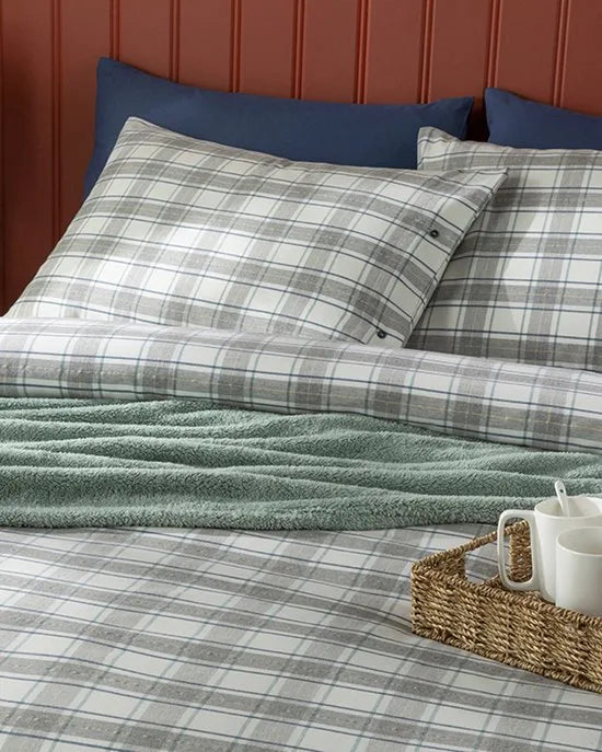English Home - Dekbedovertrekset Cozy - Katoen - Incl. Hoeslaken 160x200 -2 kussenslopen - Winter Soft - Winterselectie - 200 x 220 cm - Grijs
