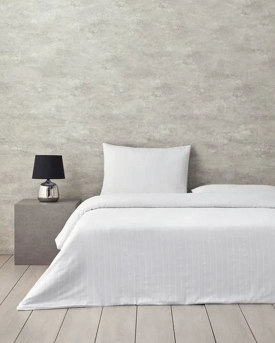 English Home Diamond Silky Cotton - Tweepersoons -Dekbedovertrekset - Zijdeachtig Katoenen - Incl. Hoeslaken 160x200 - 2 kussenslopen - 200 x 220 cm - Wit
