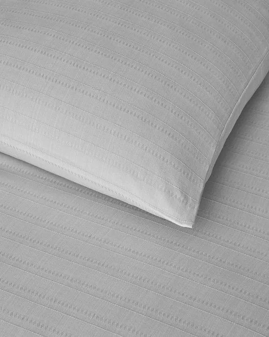 English Home Diamond Silky Cotton - Tweepersoons -Dekbedovertrekset - Zijdeachtig Katoenen - Incl. Hoeslaken 160x200 - Incl. 2 kussenslopen - 200 x 220 cm - Licht Grijs