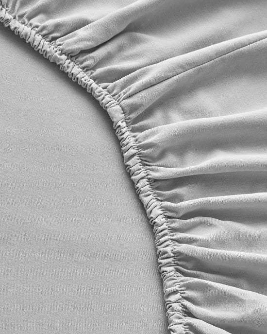English Home Diamond Silky Cotton - Tweepersoons -Dekbedovertrekset - Zijdeachtig Katoenen - Incl. Hoeslaken 160x200 - Incl. 2 kussenslopen - 200 x 220 cm - Licht Grijs