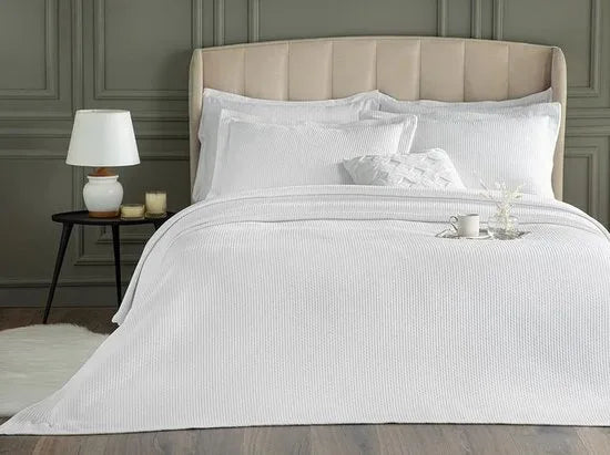 English Home Luxery bedsprei - Incl. 2 kussenslopen - 240x260 cm - Wit