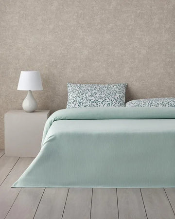English Home - Pretty Ivy Zomerdekenset - Luxe Uitvoering - Incl. Hoeslaken 160x200+30 - Incl. 2 kussenslopen - 200x 220 cm - Groen/Turqoise