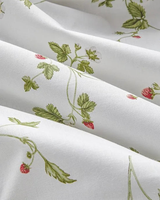 English Home - Strawberry Dekbedovertrekset - Eenpersoons - 100% Katoen - 1 kussensloop - 160 x 220 cm - Rood/Groen