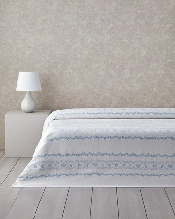 English Home - Submarine Treasures Zomerdeken - Bedsprei - 100% Katoen - Eenpersoons - 150x220 cm – Blauw/Wit