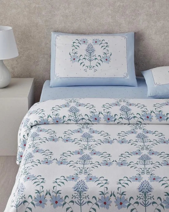 English Home - Violet Star Zomerdekenset - Luxe Uitvoering - Incl. Hoeslaken 100x200+30 - Incl. 1 kussensloop - 150x 220 cm - Blauw/Wit