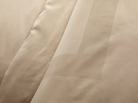 English Home Vivian - Framed Cotton Satin Double - Luxe Dekbedovertrekset -4 Kussenslopen - Onderlaken- - Duvet Cover Set - 200x220 cm -Beige