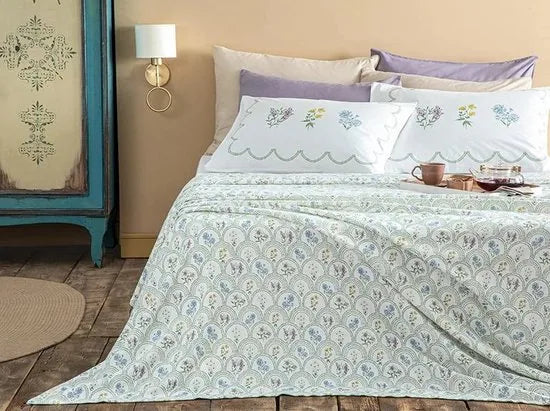 English Home - Zomerdekenset 150x220 cm - Bedsprei - Incl. laken 160x240 -Flat sheet - Incl. 1 Kussensloop - Luxe Uitvoering - Groen