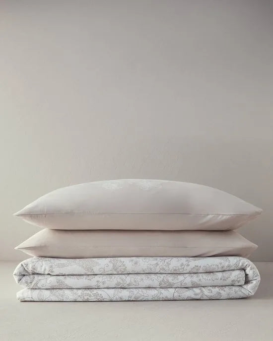 English Home Zomerdekenset - Tweepersoons - Luxe Uitvoering - Bedsprei - Incl. 2 kussenslopen en laken -100% Katoen - 200 x 220 cm - Beige