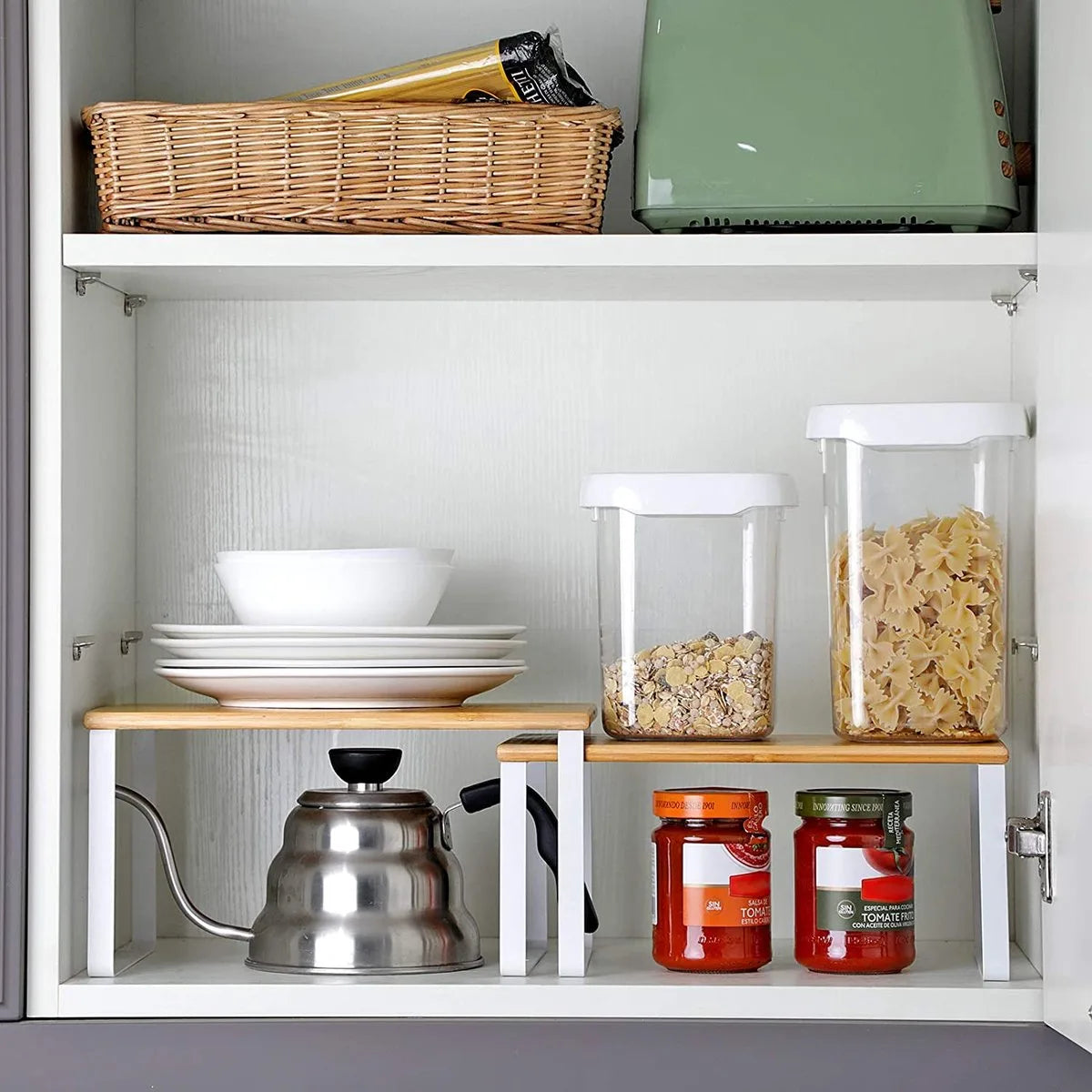 FURNIBELLA-Kruidenrek, set van 2, keukenplank, keukenorganiser, uitbreidbaar, kruidenhouder, stapelbaar, gemaakt van metaal en bamboe, wit-naturel KCS02NW