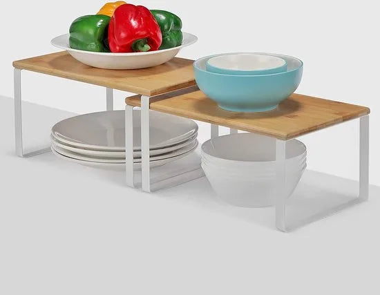 FURNIBELLA-Kruidenrek, set van 2, keukenplank, keukenorganiser, uitbreidbaar, kruidenhouder, stapelbaar, gemaakt van metaal en bamboe, wit-naturel KCS02NW