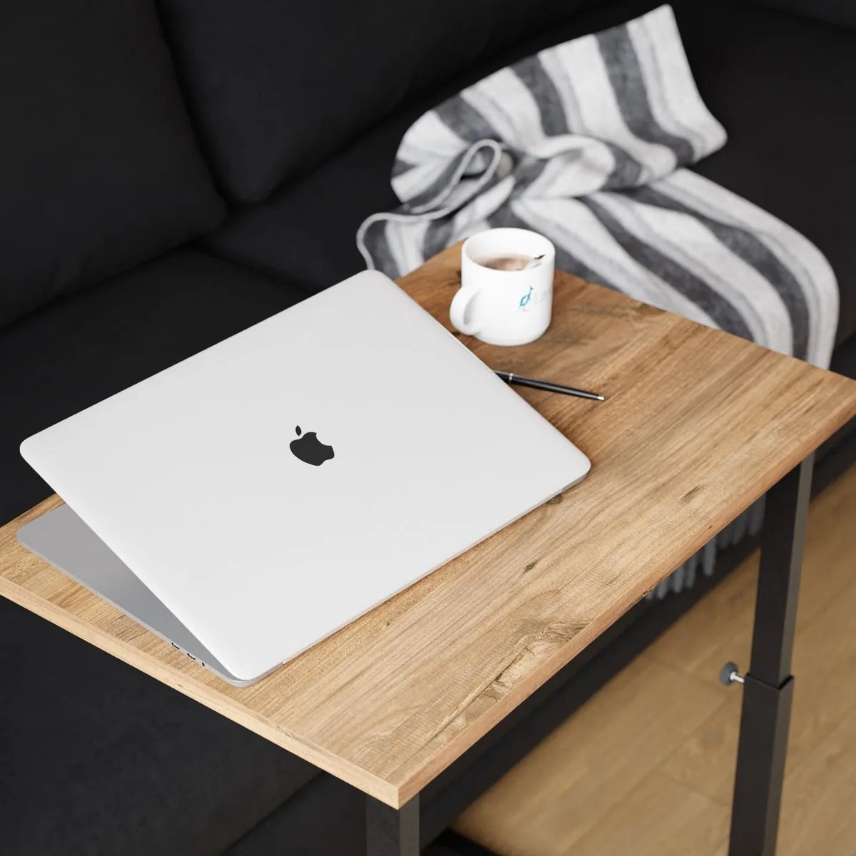FurniChic -Bijzettafel -Houten en Metalen-Atlantische Grenen -Hoogte Verstelbaar Laptoptafel - Thuis en Kantoor -60x40x43/73 cm