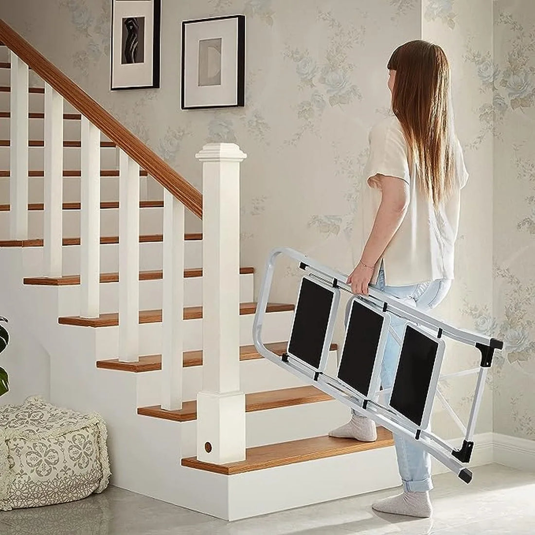 FurnStar 3 Sports ladder - Opvouwbare ladder -Sportbreedte 20 cm - Antislip rubber - Met handgreep - Draagvermogen 150 kg - Staal - GS -Gecertificeerd - Zwart Wit