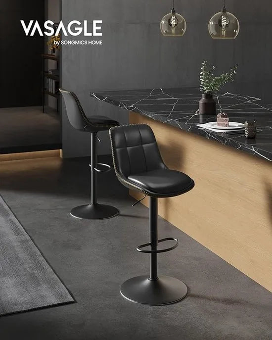 FurnStar - Barkruk Set van 2 - Barstoelen - Ergonomische Rugleuning - Kunstleer - Metalen Poten met Verstelbare Universele Poten - Tussen 63 en 84 cm hoog - 360 graden draaibaar - Thuisbar - Eenvoudige Montage - Inktzwart
