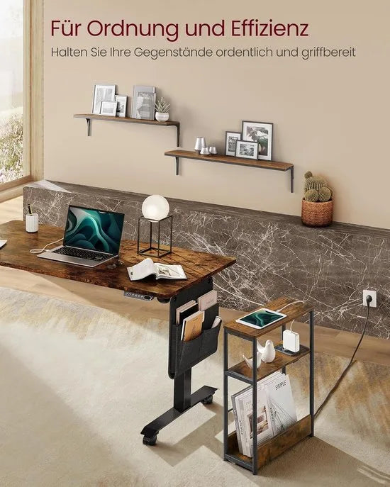 FurnStar – Bijzettafel smal met oplaadfunctie – Nachtkastje – 3 planken & tijdschriftenhouder – Stalen frame – 18 x 45 x 58 cm – Vintage bruin-zwart