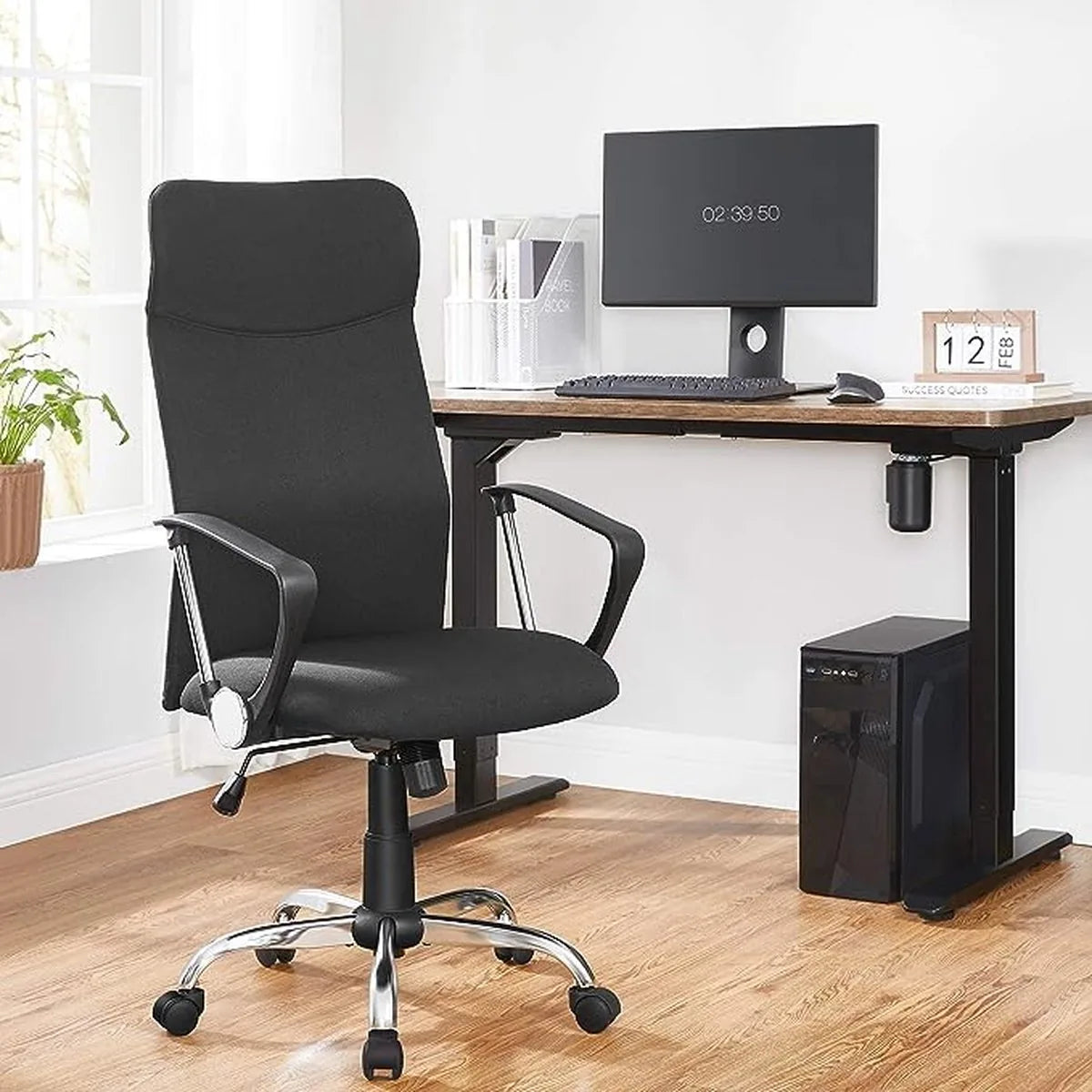 FurnStar - Bureaustoel - Ergonomische vergaderstoel - Draaibare zitting - Gevoerde zitting - In hoogte verstelbaar en kantelbaar - Draagvermogen 120 kg - Zwart