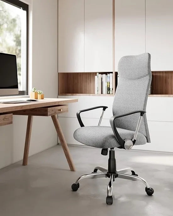 Furnstar Ergonomische Bureaustoel – Draaistoel met Gevoerde Zitting – In Hoogte Verstelbaar & Kantelbaar – Tot 120 kg – Grijs