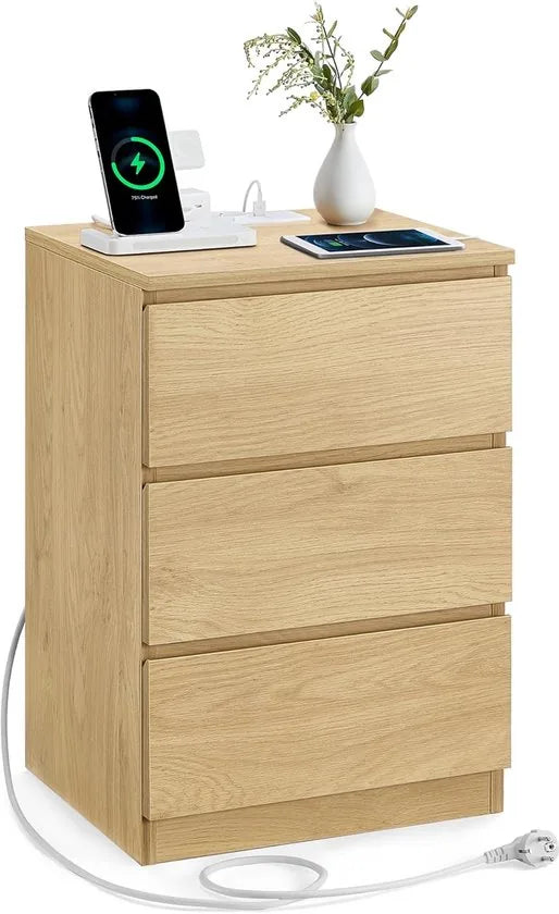 Furnstar Kailyn Collection - Nachtkastje met stekkerdoos - Bijzettafel 3 laden 2 AC- Stopcontacten - 2 USB-A- aansluitingen - Modern - Strogeel