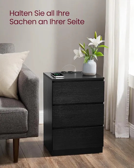 Furnstar Kailyn Collection - Nachtkastje met stekkerdoos - Bijzettafel 3 laden - 2 AC-stopcontacten - 2 USB-A-aansluitingen - Modern -Ebbenzwart