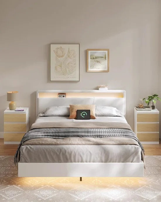 Furnstar Kailyn Collection- Nachtkastje met stekkerdoos - Set van 2 - Bijzettafel 3 laden - 2 AC-stopcontacten - 2 USB-A-aansluitingen - Modern - Wolkenwit-Amandelgeel