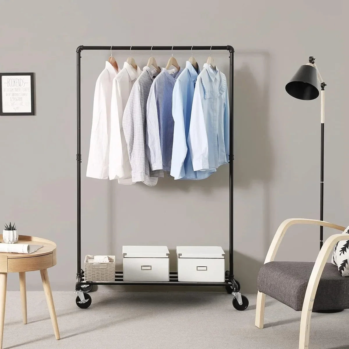 FurnStar - Kledinghangers - Kledingrek Metaal - Kledingrek Op Wieltjes - 49D x 100W x 163H cm - Kledingrek Wit – Zwart