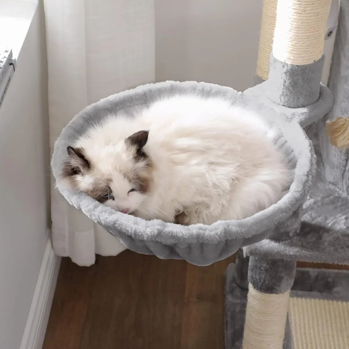 FurnStar - Krabpaal - 138 cm kattentoren voor binnenkatten - pluchen kattenhuis met krabplank - 9 krabpalen - zitstok - grot - ontwerp met meerdere niveaus - beige – 
