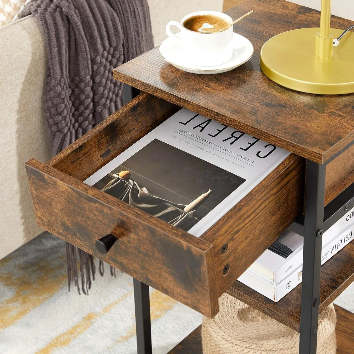 Furnstar Nachtkastje -Bijzettafel hoog met een lade en 2 open vakken - 1 Verstelbare plank - Ruimtebesparend - Verstelbare poten - Industrieel design - Rustiek bruin en zwart