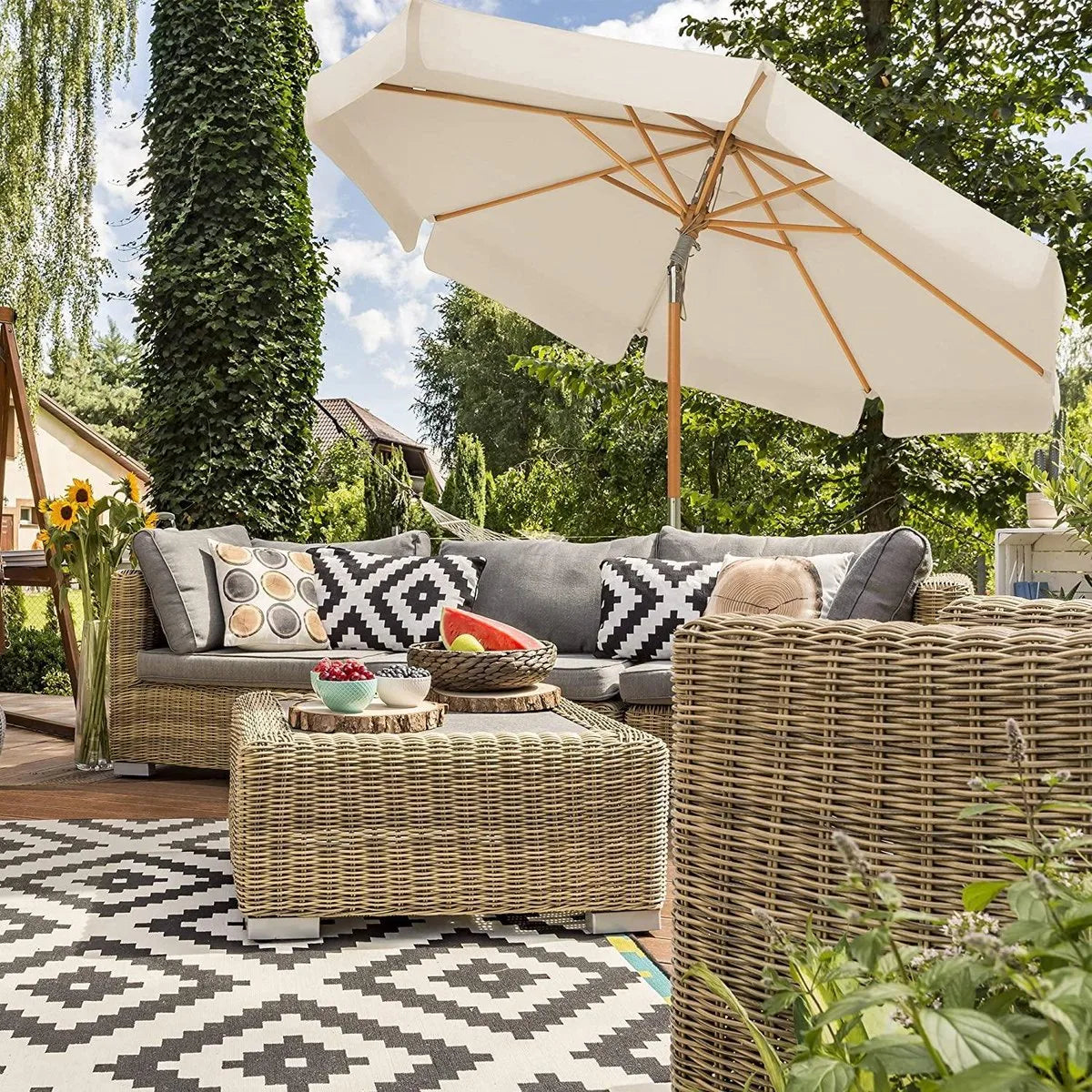 FurnStar - Parasol - Achthoekige tuinparaplu - Zonwering UPF 50+ - Houten paal en ribben - Buigbaar - Zonder standaard - Voor buiten, balkon, patio - 270 cm - Beige