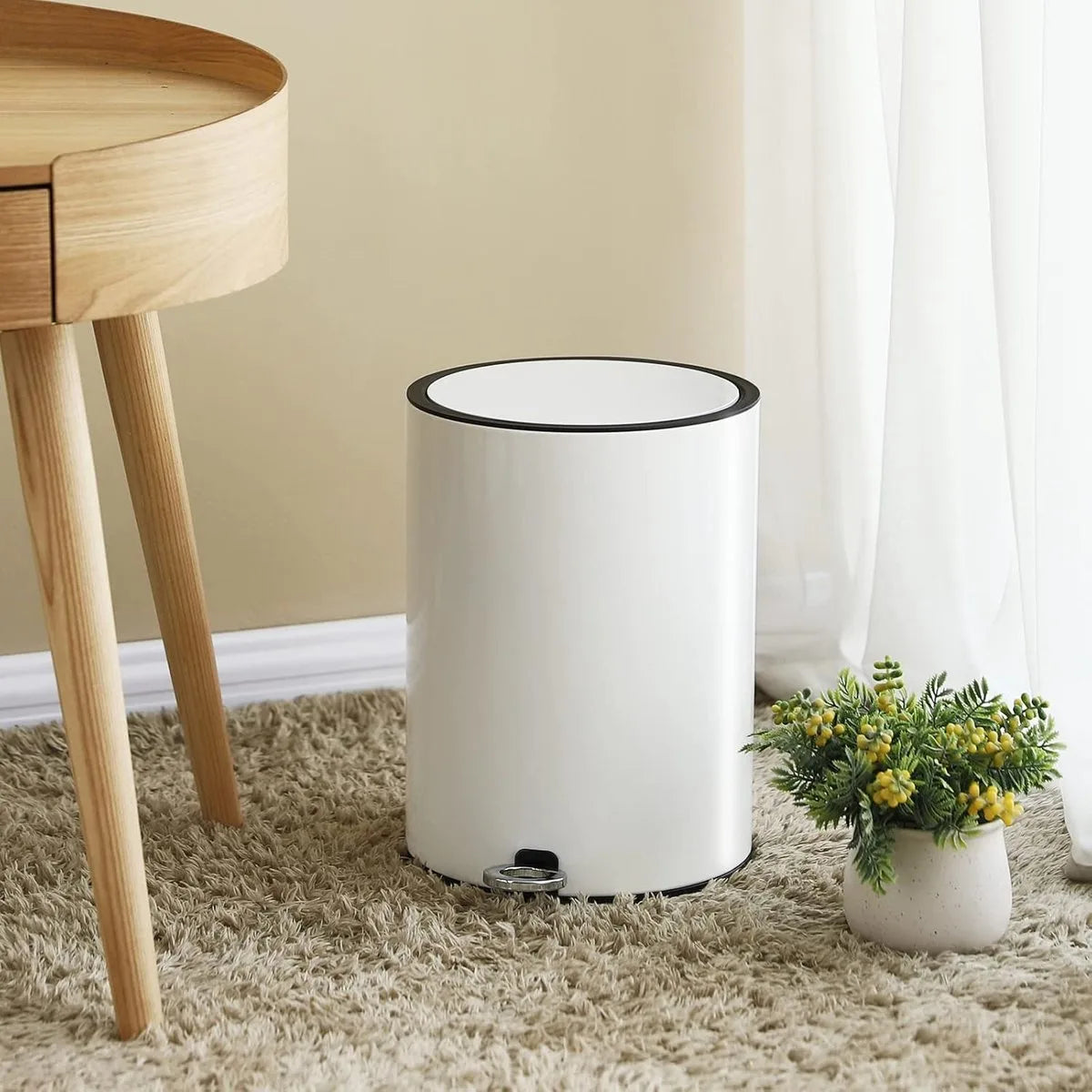 FurnStar - Pedaalemmer - Afvalbakmet deksel - toiletbak - 3L cosmeticabak - kleine afvalbak - soft close - uitneembare plastic binnenemmer - voor slaapkamer - kantoor - staal - wit