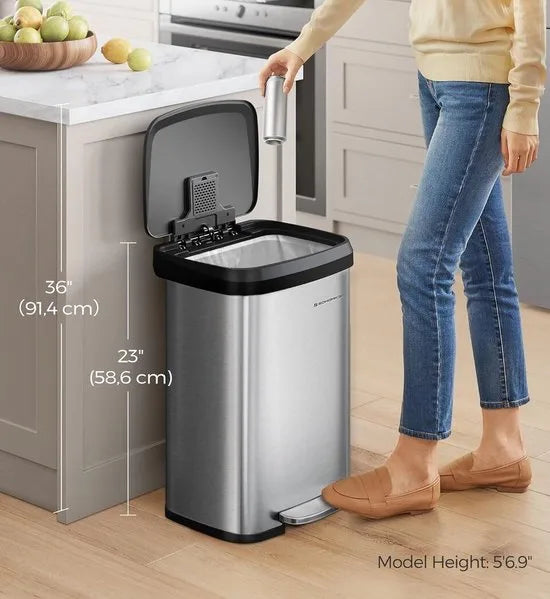 FurnStar - Pedaalemmer - Keuken Vuilnisbak van 50 liter - Pedaalemmer van metaal met deksel - Hoog en groot - Zwart and Zilver