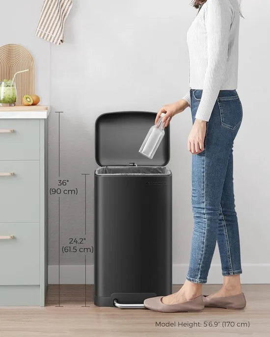 FurnStar - Pedaalemmer - Keukenbak - Vuilnisbak van 30 liter (8 gallon) - Stalen pedaalemmer met deksel en binnenemmer - Soft Close - Zwart