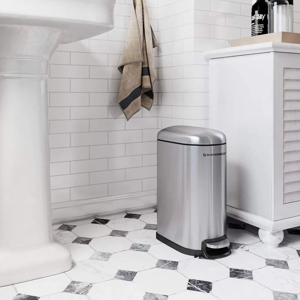 FurnStar - Pedaalemmer - Prullenbak Cosmetische kan van staal - 10 liter - Smalle pedaalemmer met binnenemmer - voor badkamer - Soft Close - Inbouwbak - Zilver