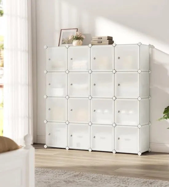 FurnStar - Reksysteem - schoenenrek - set van 16 kubussen - kledingkast van kunststof - met deuren - steekrek - opslag van kleding - schoenen en boeken - eenvoudige montage - crème-wit