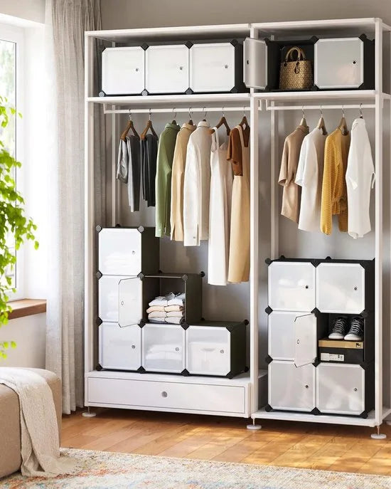 FurnStar - Reksysteem - schoenenrek - set van 16 kubussen - kledingkast van kunststof - met deuren - steekrek - opslag van kleding - schoenen en boeken - eenvoudige montage - zwart