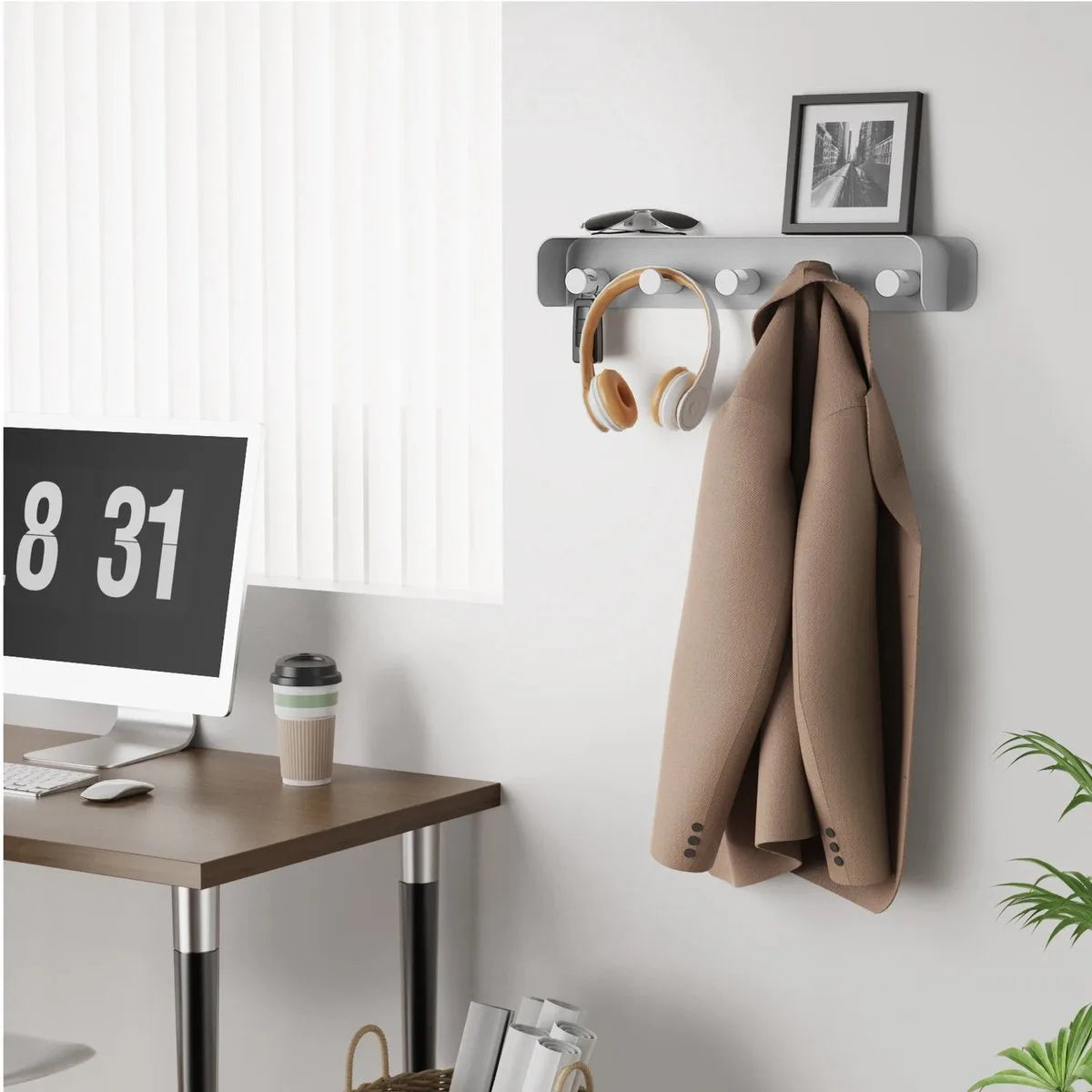 Furnstar Wandgemonteerd Jassenrek – Met Plank & 5 Robuuste Metalen Haken – Multifunctioneel Kledingrek voor Badkamer Slaapkamer & Entree – Decoratief Aluminium Design – Grijs