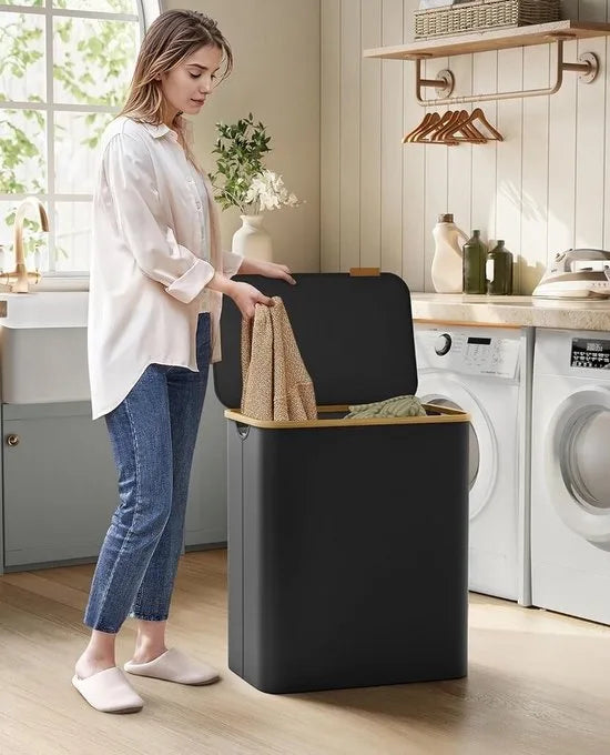 FurnStar - Wasmand met deksel - Wasverzamelaar met 3 vakken - 150 Lt - Uitneembare waszak - Oxford-weefsel - Handgrepen van bamboe - Inklapbaar - 60 x 38,5 x 70,5 cm - inktzwart