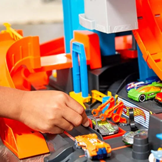 Hot Wheels Ultimate Series Garage