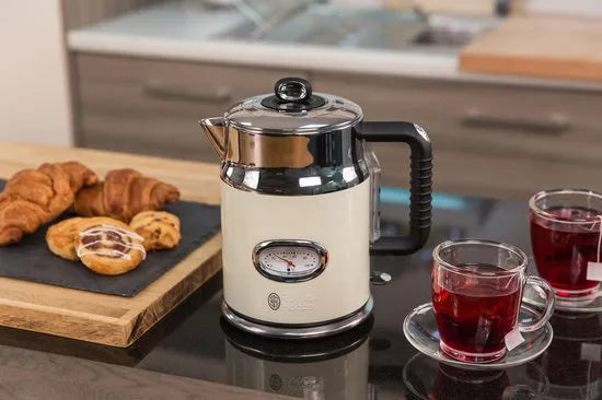 Russell Hobbs 21672-70 Retro Vintage Cream Waterkoker - Crème