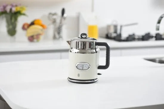 Russell Hobbs 21672-70 Retro Vintage Cream Waterkoker - Crème
