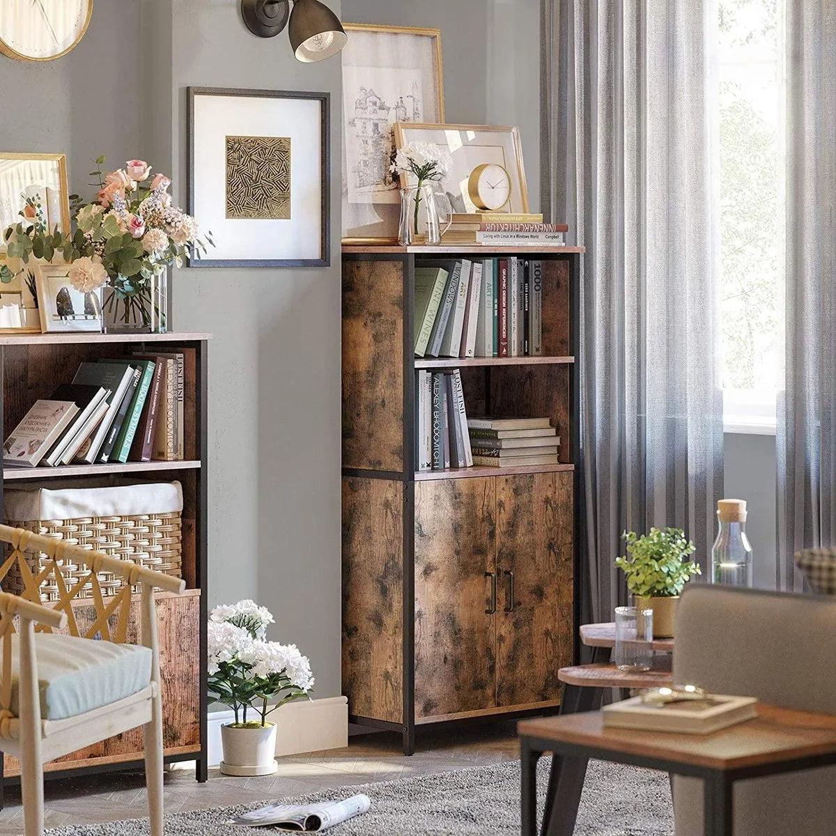 VASAGLE Boekenkast, Boekenkast, Kantoorplank, Keukenkast met 2 open vakken, Plankniveau verstelbaar in kast, multifunctioneel, Industrieel design, vintage bruin-zwart LSC66BX