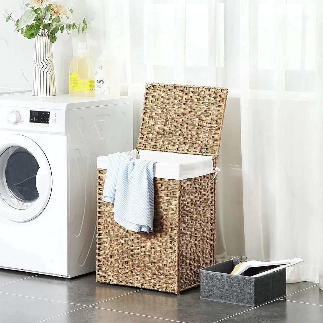 wasmand handgeweven, 90 L, wasmand gemaakt van synthetisch rotan, met deksel en handvatten, opvouwbaar, waszak afneembaar, natuurlijke kleur LCB51NL