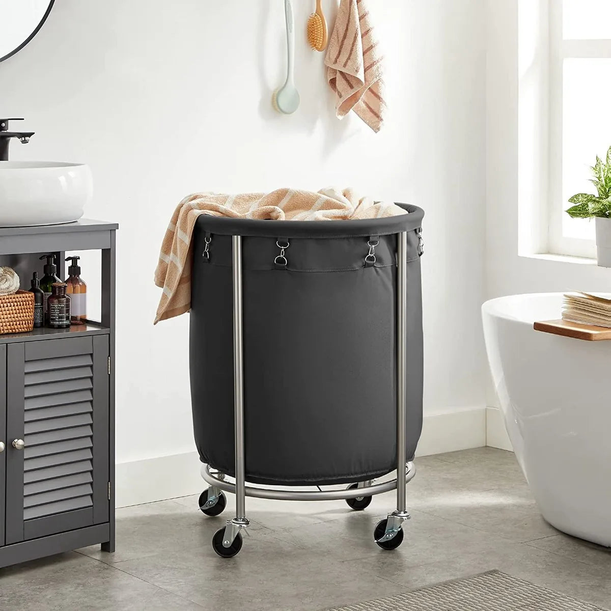 Wasmand met wielen, wasopvangbak, waswagen, rond, stalen frame, verwijderbare waszak, 4 wielen, waarvan 2 met rem, zwart-zilver RLS001B01