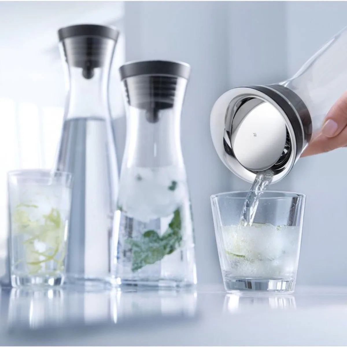 WMF Basic - Waterkaraf - 1,0L - Zwart - Druppelvrij - Geschikt voor Koelkastdeur